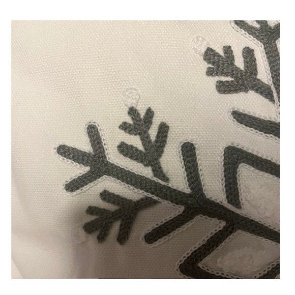 Snowflake Christmas Pillow Covers Set Decorative Case Accent Holiday Xmas Decor - Picture 10 of 10